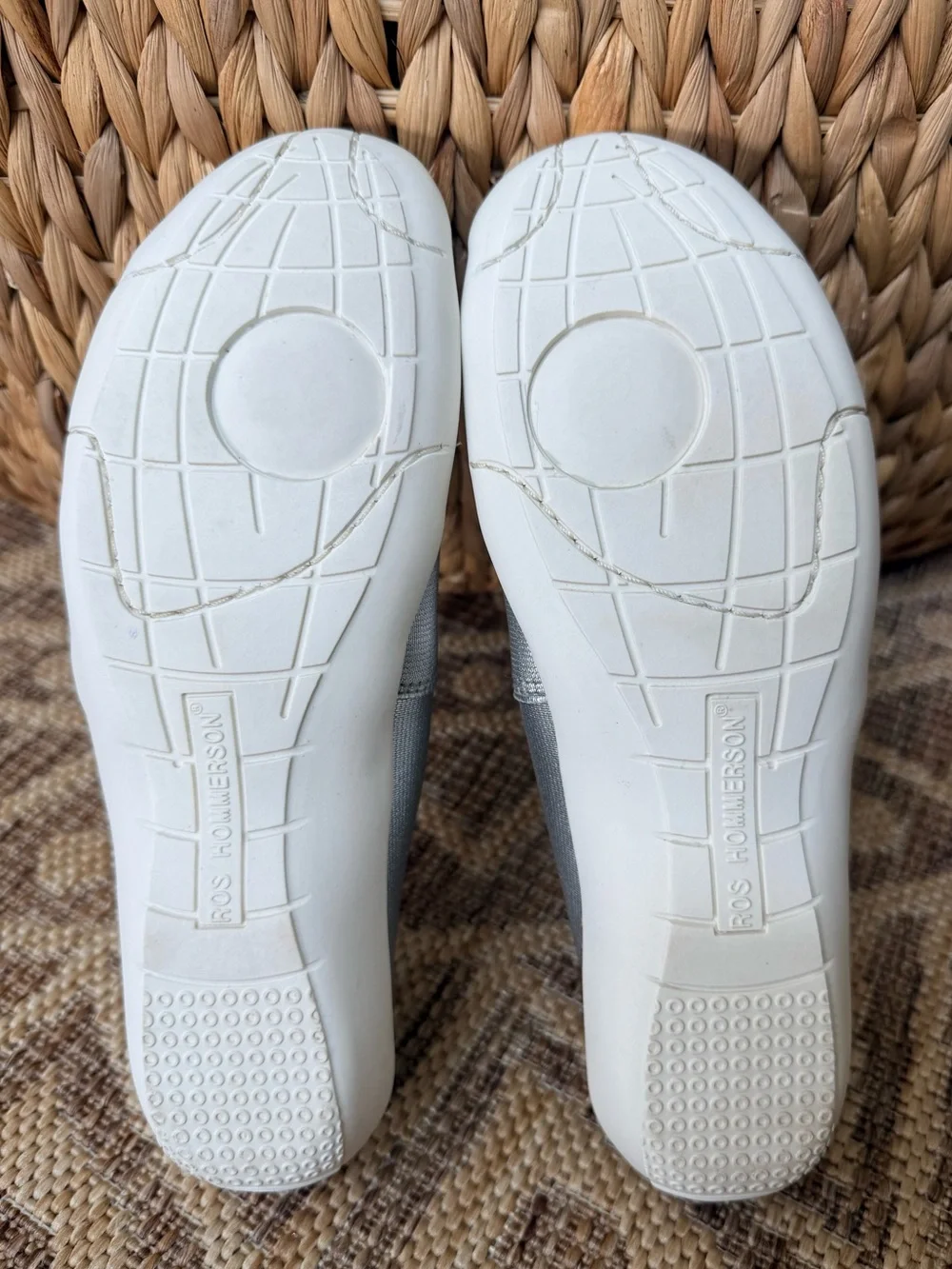 Ros Hommerson Caruso Silver 62021-85 Casual Shoe Lycra Slip-on Sz 8.5N MSRP $114
